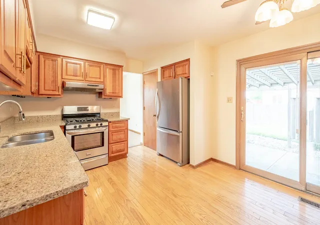 Photo 4 of Single family home for sale at 19250 Wentworth Ave, Lansing, IL 60438 | MLS# 12737059 | Listing updated on 2026-09-17
