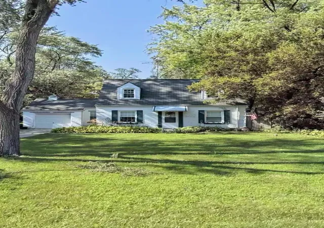 Photo 1 of Land for sale at 302 E Clarendon St, Prospect Heights, IL 60070 | MLS# 12737094 | Listing updated on 2026-09-17