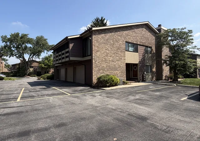 Photo 1 of Condo for sale at 1 W Stonebridge Ct #1C, Palos Hills, IL 60465 | MLS# 12737180 | Listing updated on 2026-09-15