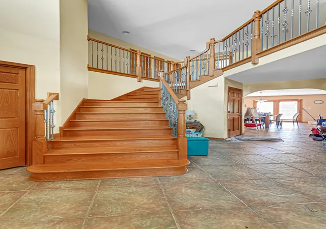 Photo 4 of Single family home for sale at 1301 Meyer Ct, Homewood, IL 60430 | MLS# 12737183 | Listing updated on 2026-10-27