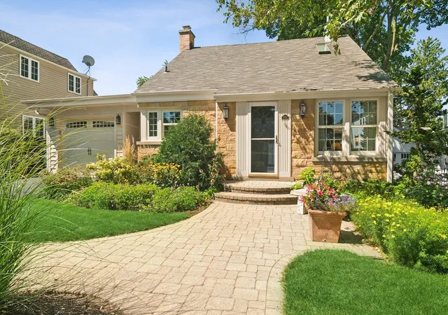 Photo 1 of Single family home for sale at 508 Division St, Barrington, IL 60010 | MLS# 12737187 | Listing updated on 2026-09-06