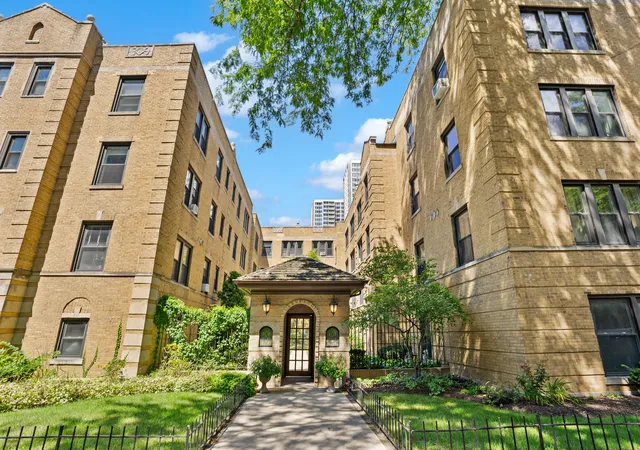 Photo 1 of Condo for sale at 714 W Buena St #B, Chicago, IL 60613 | MLS# 12737196 | Listing updated on 2026-09-15