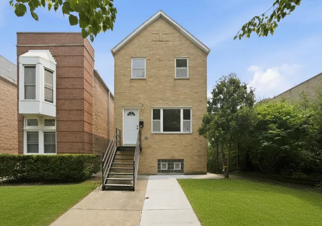 Photo 1 of Single family home for sale at 3343 S Michigan Ave, Chicago, IL 60616 | MLS# 12737244 | Listing updated on 2026-09-15