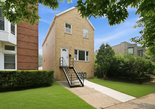 Photo 2 of Single family home for sale at 3343 S Michigan Ave, Chicago, IL 60616 | MLS# 12737244 | Listing updated on 2026-09-15