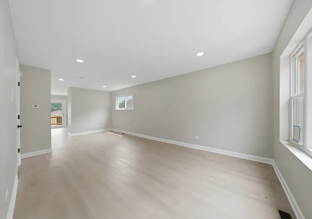 Photo 3 of Single family home for sale at 3343 S Michigan Ave, Chicago, IL 60616 | MLS# 12737244 | Listing updated on 2026-09-15