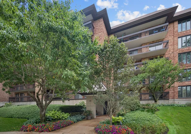 Photo 1 of Condo for sale at 3851 Mission Hills Rd #109, Northbrook, IL 60062 | MLS# 12737247 | Listing updated on 2026-10-06