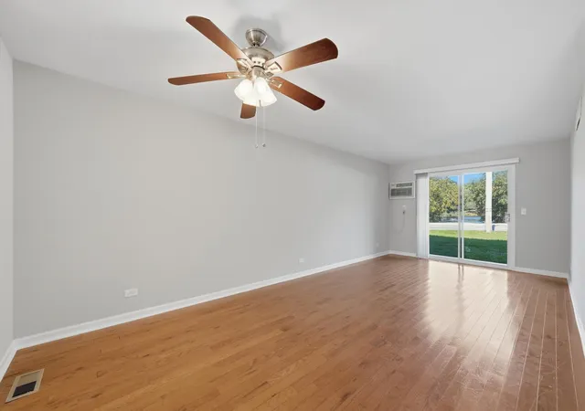 Photo 3 of Condo for sale at 774 Terrace Ct #R, Elgin, IL 60120 | MLS# 12737418 | Listing updated on 2026-10-07