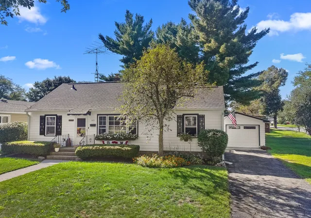 Photo 1 of Sale Pending at 523 Highland Ave, Woodstock, IL 60098 | MLS# 12737474 | Listing updated on 2026-10-05