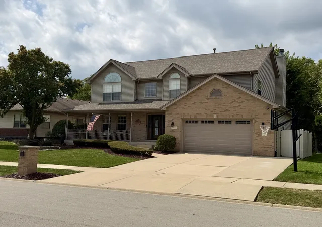 Photo 3 of Single family home for sale at 16611 Karen Springs Dr, Lockport, IL 60441 | MLS# 12737539 | Listing updated on 2026-09-22