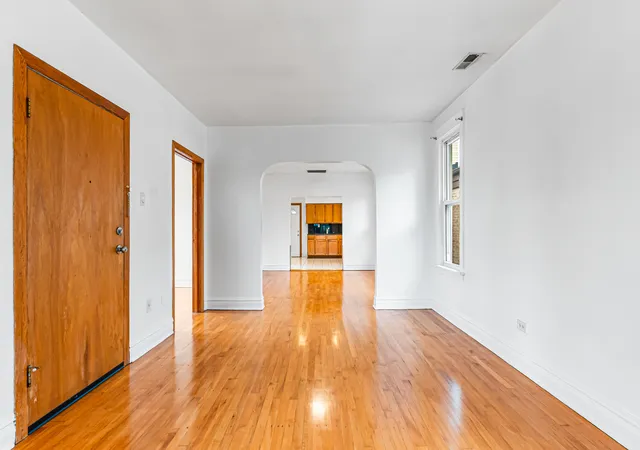 Listing Photo 5 - Condo for sale in building located at 2327 N 75th Ave, Elmwood Park, IL 60707