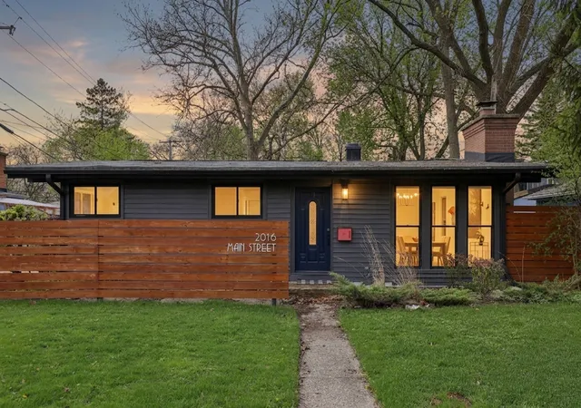 Photo 2 of Single family home for sale at 2016 Main St, Evanston, IL 60202 | MLS# 12737602 | Listing updated on 2026-09-19