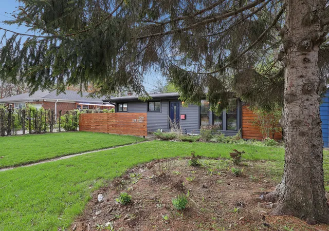 Photo 3 of Single family home for sale at 2016 Main St, Evanston, IL 60202 | MLS# 12737602 | Listing updated on 2026-09-19