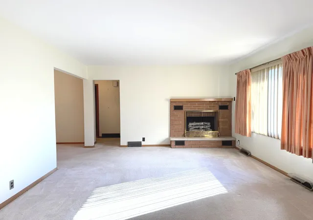 Photo 3 of Single family home for sale at 22 Old Brick Rd, Murphysboro, IL 62966 | MLS# 12737636 | Listing updated on 2026-09-30