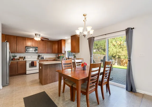 Listing Photo 2 - Condo for sale in building located at 500 Richard Brown Blvd, Volo, IL 60073