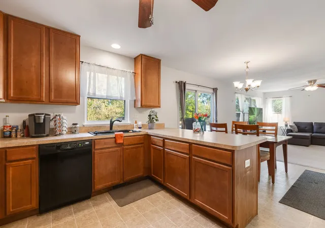 Listing Photo 4 - Condo for sale in building located at 500 Richard Brown Blvd, Volo, IL 60073