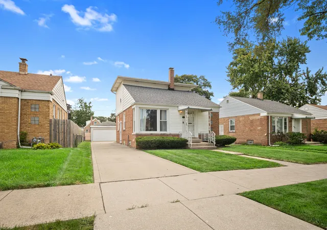 Photo 2 of Single family home for sale at 425 47th Avenue, Bellwood, IL 60104 | MLS# 12737696 | Listing updated on 2026-09-15