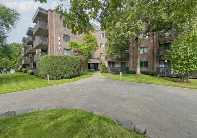 Condo for sale at 917 Vose Dr #102, Gurnee, IL 60031 | MLS# 12737701