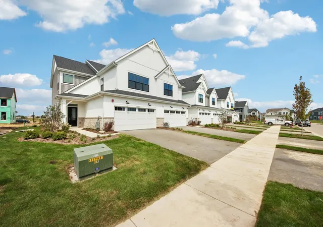 Photo 2 of Townhouse for sale at 15451 W Amelia Cir, Lockport, IL 60441 | MLS# 12737739 | Listing updated on 2026-09-14