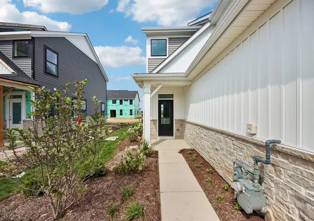 Photo 3 of Townhouse for sale at 15451 W Amelia Cir, Lockport, IL 60441 | MLS# 12737739 | Listing updated on 2026-09-14