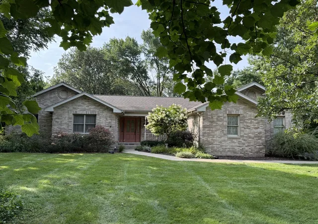 Photo 1 of Single family home for sale at 3940 Gloucester Dr, Crete, IL 60417 | MLS# 12737846 | Listing updated on 2026-10-04