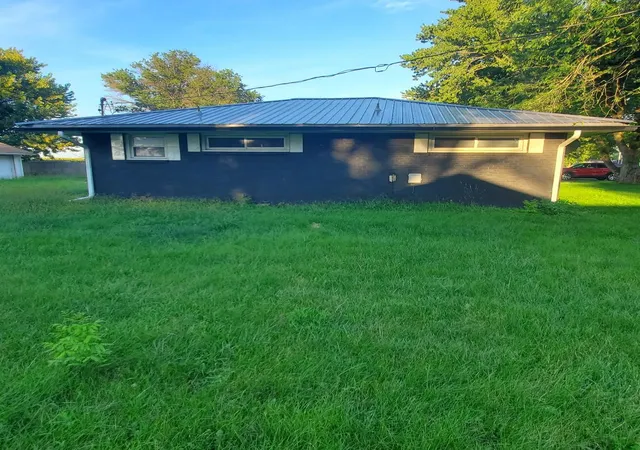 Photo 3 of Single family home for sale at 204 3rd Street, Dewey, IL 61840 | MLS# 12737864 | Listing updated on 2026-09-12