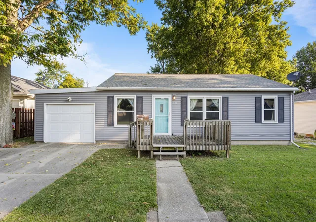 Photo 1 of Single family home for sale at 602 E Van Allen St, Tuscola, IL 61953 | MLS# 12737881 | Listing updated on 2026-09-14