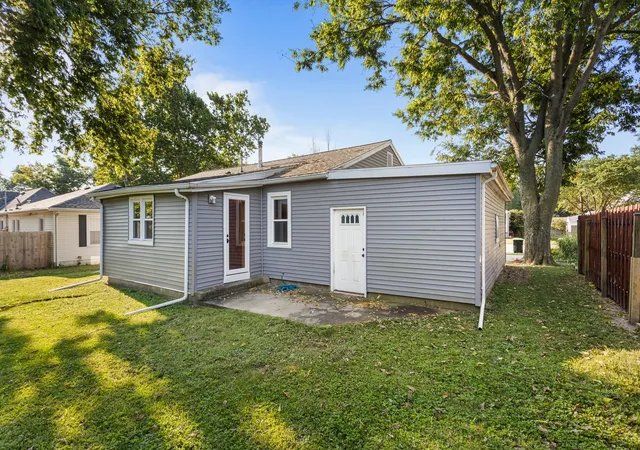 Photo 4 of Single family home for sale at 602 E Van Allen St, Tuscola, IL 61953 | MLS# 12737881 | Listing updated on 2026-09-14