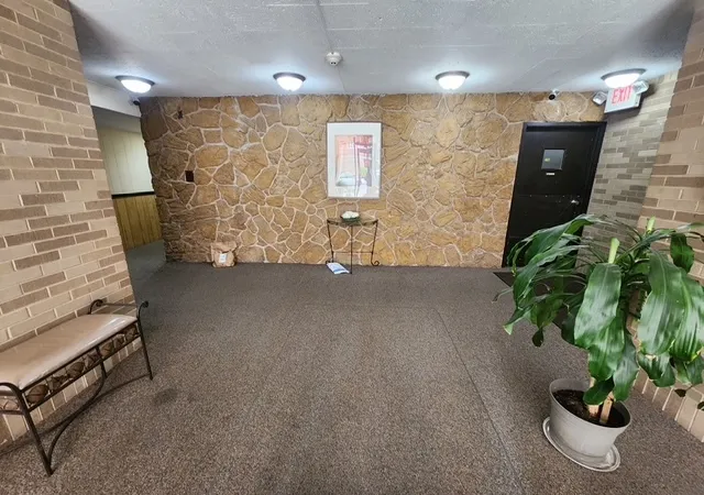 Photo 2 of Condo for sale at 550 Ida St #4SW, Des Plaines, IL 60016 | MLS# 12737911 | Listing updated on 2026-10-05