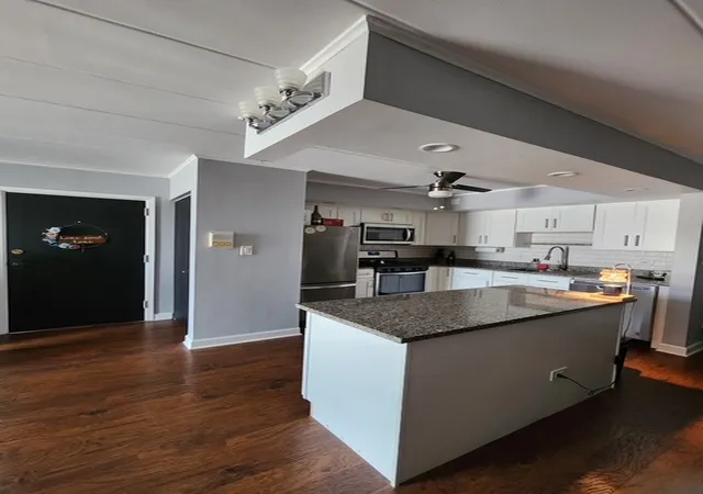 Listing Photo 5 - Condo for sale in building located at 550 Ida St, Des Plaines, IL 60016 - Unit #4SW