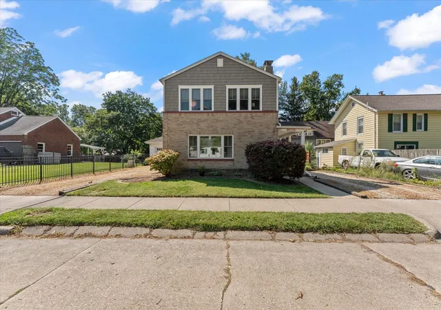 Photo 1 of Multi family home for sale at 917 W Washington St, Champaign, IL 61821 | MLS# 12737913 | Listing updated on 2026-09-05