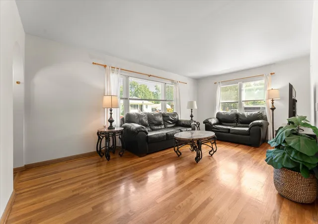Photo 4 of Multi family home for sale at 917 W Washington St, Champaign, IL 61821 | MLS# 12737913 | Listing updated on 2026-09-05