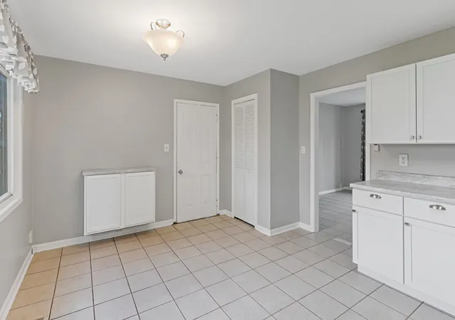 Photo 4 of Single family home for sale at 302 Healy Ave, Romeoville, IL 60446 | MLS# 12737918 | Listing updated on 2026-10-06