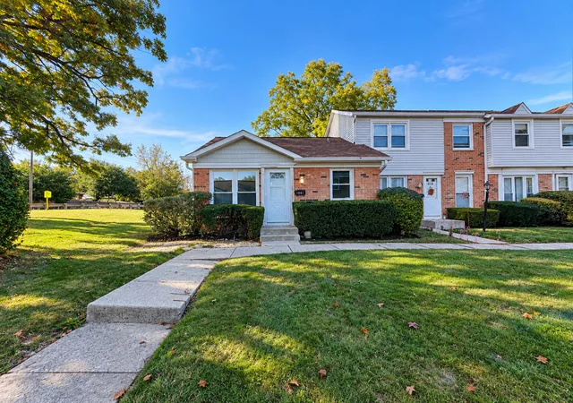 Photo 1 of Townhouse for sale at 1051 Ashton Ct #1051, Streamwood, IL 60107 | MLS# 12737936 | Listing updated on 2026-10-09