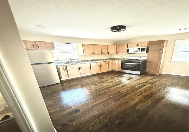 Photo 4 of Single family home for sale at 8434 S Luella Ave, Chicago, IL 60617 | MLS# 12737956 | Listing updated on 2026-09-14