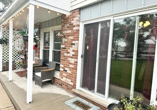 Photo 1 of Townhouse for sale at 19519 116th Avenue #B, Mokena, IL 60448 | MLS# 12738009 | Listing updated on 2026-09-29