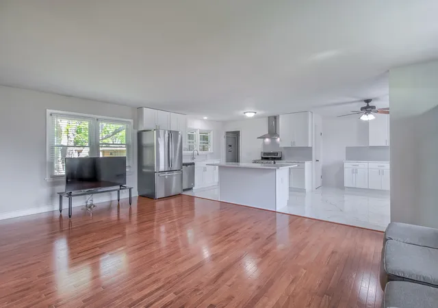 Photo 3 of Single family home for sale at 547 Reese Ave, East Dundee, IL 60118 | MLS# 12738013 | Listing updated on 2026-09-14