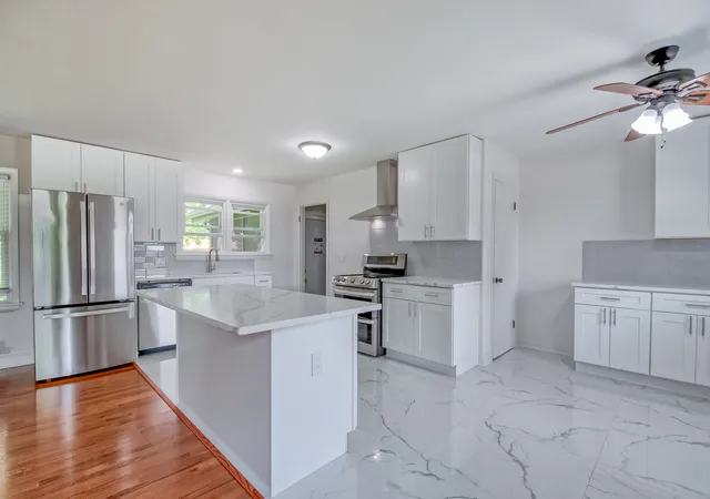 Photo 4 of Single family home for sale at 547 Reese Ave, East Dundee, IL 60118 | MLS# 12738013 | Listing updated on 2026-09-14