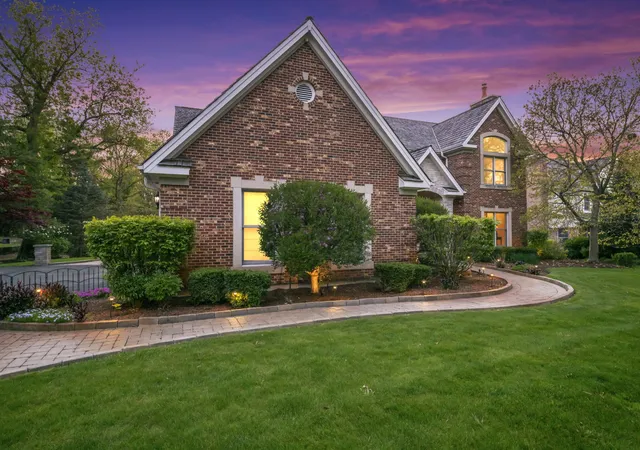 Photo 2 of Sale Pending at 25568 N Countryside Dr, Lake Barrington, IL 60010 | MLS# 12738028 | Listing updated on 2026-10-05