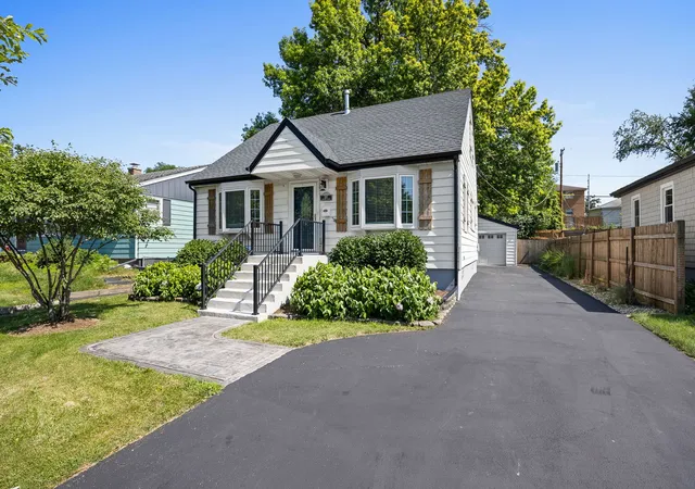 Photo 1 of Single family home for sale at 337 Sheldon Ave, Downers Grove, IL 60515 | MLS# 12738029 | Listing updated on 2026-09-15