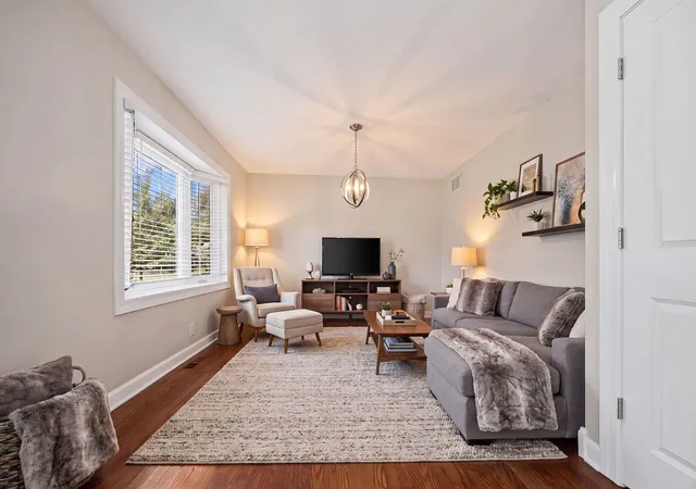Photo 3 of Single family home for sale at 337 Sheldon Ave, Downers Grove, IL 60515 | MLS# 12738029 | Listing updated on 2026-09-15