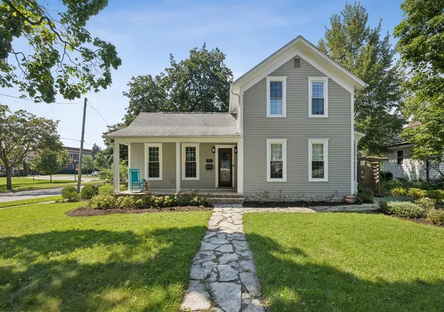Photo 1 of Single family home for sale at 110 S Walkup Ave, Crystal Lake, IL 60014 | MLS# 12738040 | Listing updated on 2026-09-09