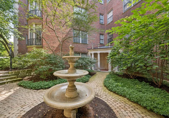 Photo 2 of Sale Pending at 940 Michigan Ave #1H, Evanston, IL 60202 | MLS# 12738118 | Listing updated on 2026-10-07