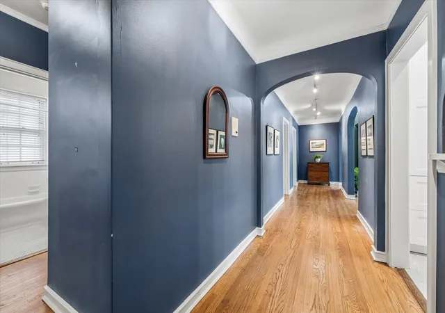 Listing Photo 4 - Condo for sale in building located at 940 Michigan Ave, Evanston, IL 60202 - Unit #1H