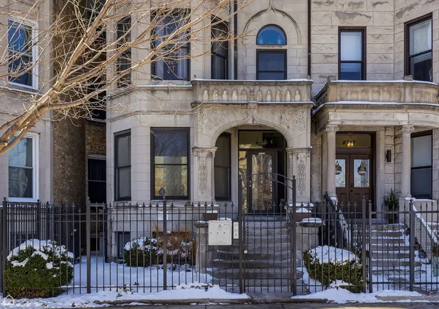 Listing Photo 5 - Condo for sale in building located at 4736 S Prairie Ave, Chicago, IL 60615