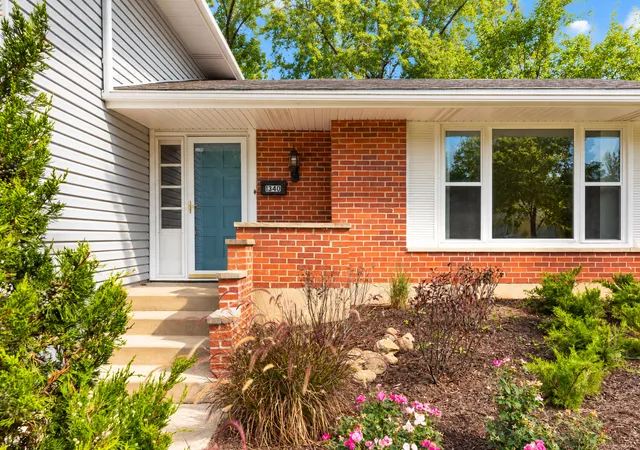 Photo 2 of Single family home for sale at 1340 Newcastle Ln, Hoffman Estates, IL 60169 | MLS# 12738150 | Listing updated on 2026-10-05