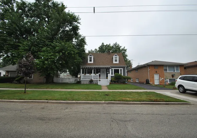 Photo 1 of Single family home for sale at 1600 N 33rd Avenue, Melrose Park, IL 60160 | MLS# 12738161 | Listing updated on 2026-10-09