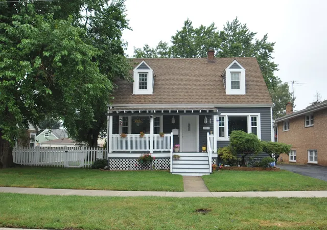 Photo 3 of Single family home for sale at 1600 N 33rd Avenue, Melrose Park, IL 60160 | MLS# 12738161 | Listing updated on 2026-10-09