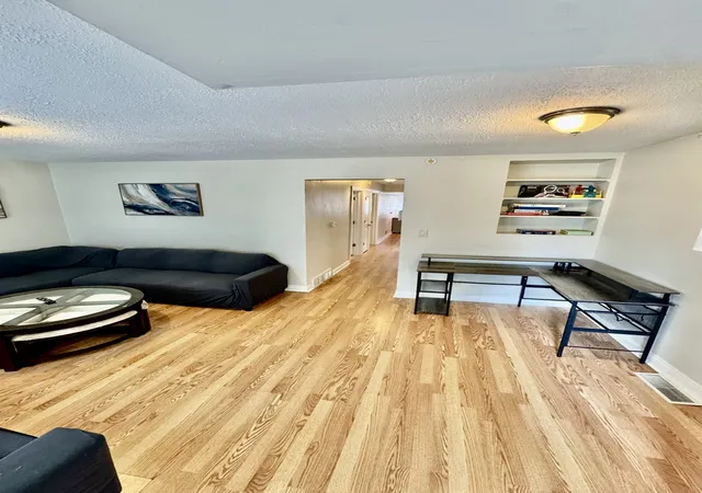 Listing Photo 4 - Condo for sale in building located at 3556 W Dickens Ave, Chicago, IL 60647