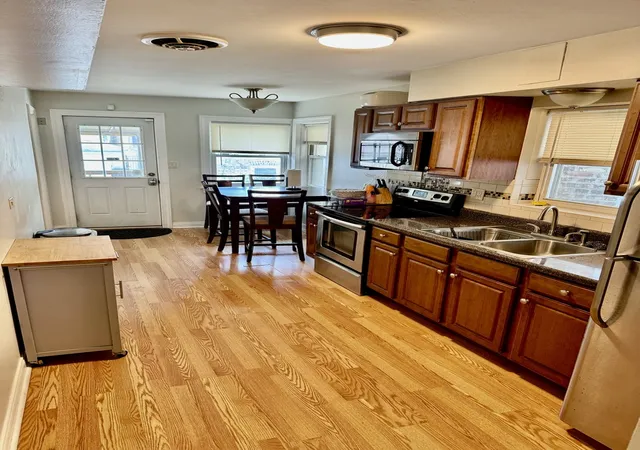 Listing Photo 5 - Condo for sale in building located at 3556 W Dickens Ave, Chicago, IL 60647