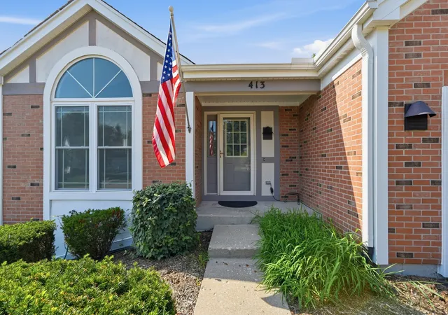 Photo 2 of Single family home for sale at 413 Harbor Dr, Carpentersville, IL 60110 | MLS# 12738193 | Listing updated on 2026-09-08